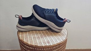 Zapatillas Skechers  ultra ligera / Talla 42 Negra