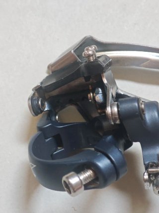 Deragliatore Shimano Deore LX FD-M570
