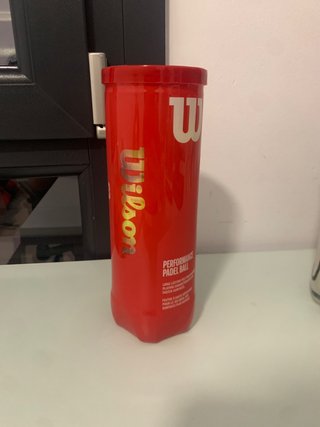 3 Botellas Pelotas Padel Bullpadel y 1 Wilson