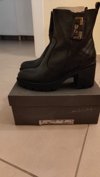 Stivaletti Nero Giardini Pelle Neri Donna