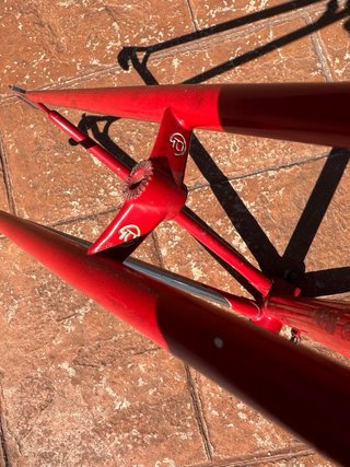 Cuadro Pinarello Rojo con Horquilla T.53