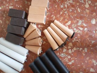 Lote Patas Muebles Madera y Plástico4 € unidad