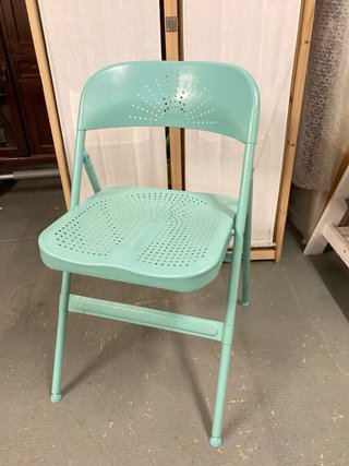 Silla plegable de metal color teal