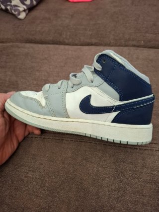Zapatillas Jordan 1 Mid Azul Gris Blanco