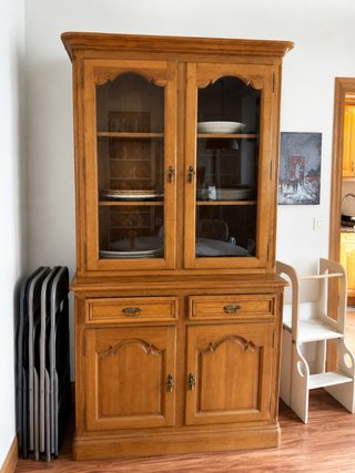 Vitrina de madera maciza estilo rústico