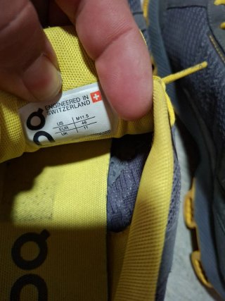 Zapatillas running ON Cloudtec grises