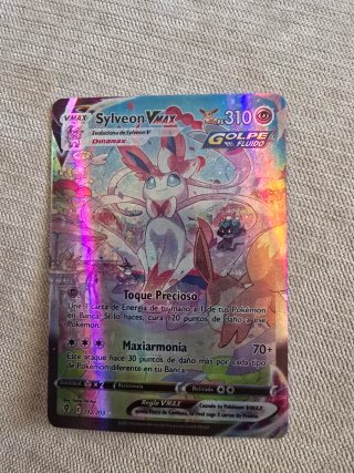 Carta Pokémon Sylveon VMAX 212/203