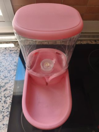 Bebedero automático para mascotas rosa