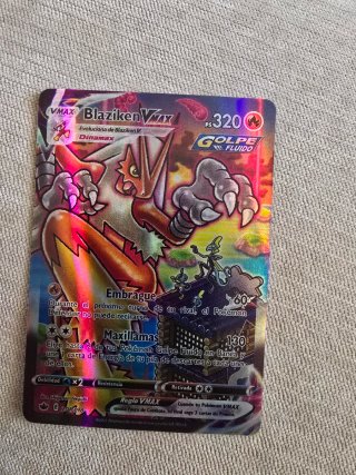 Carta Pokémon Blaziken VMAX 320 PS