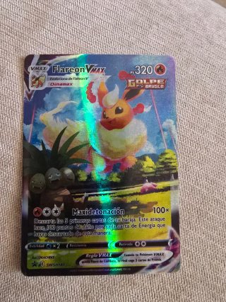 Carta Pokémon Flareon VMAX SWSH180