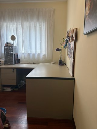 Escritorio de esquina grande Esta en Lugo
