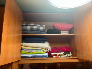 Habitación juvenil. Incluye somier y colchón.