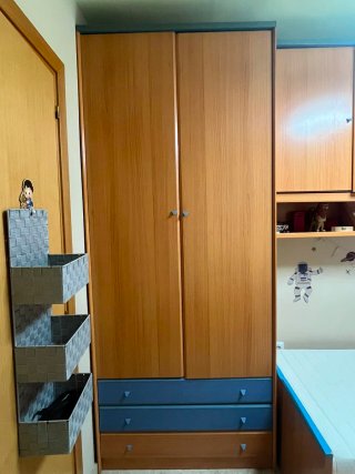 Habitación juvenil. Incluye somier y colchón.