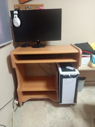 Habitación juvenil. Incluye somier y colchón.