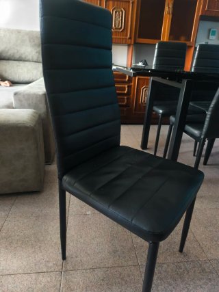 Mesa Comedor Cristal Negra + 6 Sillas polipiel
