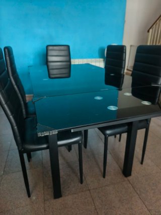Mesa Comedor Cristal Negra + 6 Sillas polipiel