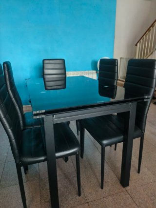 Mesa Comedor Cristal Negra + 6 Sillas polipiel