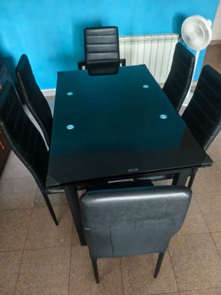 Mesa Comedor Cristal Negra + 6 Sillas polipiel