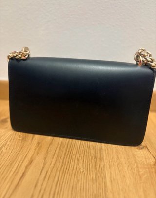 Borsa Twinset nera con dettagli oro
