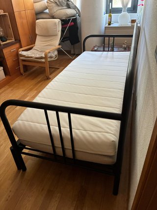 Cama-diván FYRESDAL de IKEA. Muy buen estado.