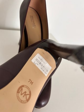 Zapatos de tacón Michael Kors burdeos