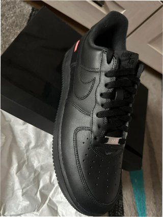 Nike Air Force 1 Low Supreme Negro EU39