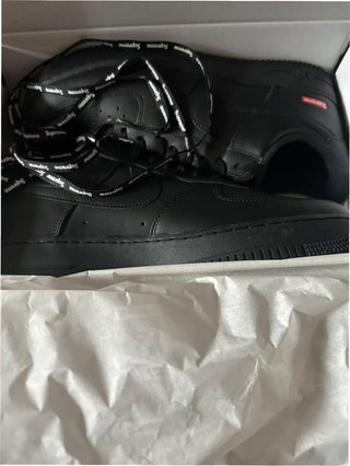 Nike Air Force 1 Low Supreme Negro EU39