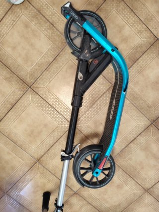 Patinete - Scooter Negro y Azul