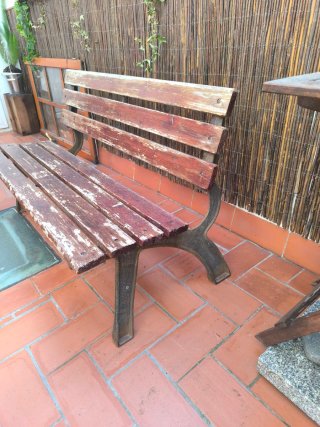 Banco de madera y hierro forjado