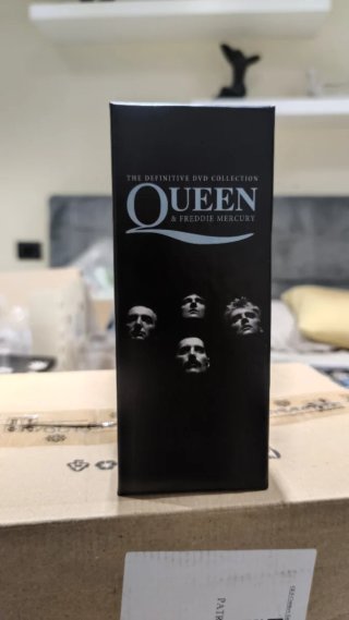 "QUEEN" Definitive Collection - DVD