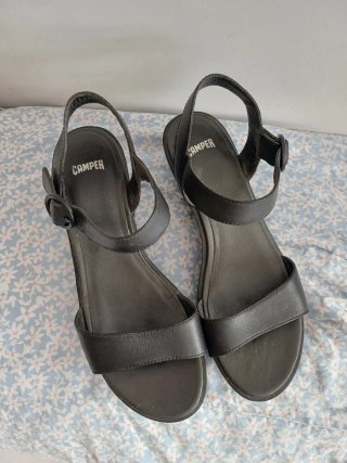 Sandalias Camper 38 Cuña Cuero Negro