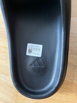 Chanclas Yeezy Slide