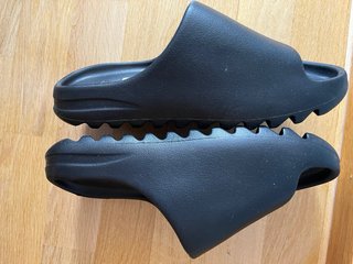 Chanclas Yeezy Slide