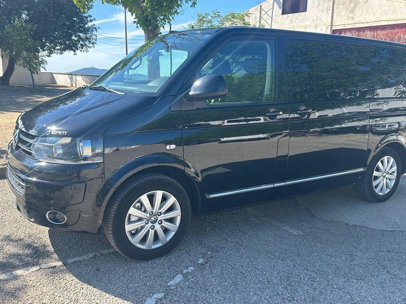 Volkswagen Multivan 2011 - foto 1