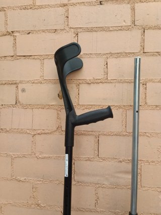 Muleta KMINA de Fibra de Carbono con Soporte