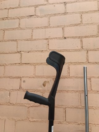 Muleta KMINA de Fibra de Carbono con Soporte
