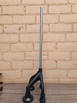 Muleta KMINA de Fibra de Carbono con Soporte