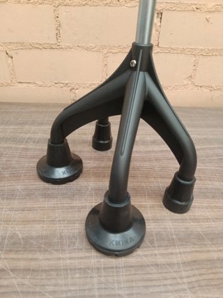 Muleta KMINA de Fibra de Carbono con Soporte