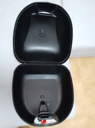 Baúl GIVI para Scooter (2 llaves)