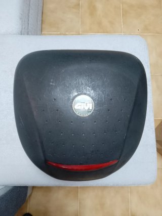 Baúl GIVI para Scooter (2 llaves)