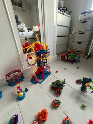 SuperThings lote minimo 15€. Lote entero 100€