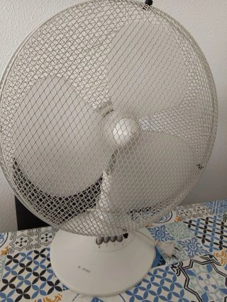 Ventilador de sobremesa blanco