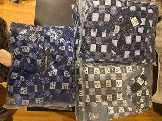 Pijamas de hombre y de mujer