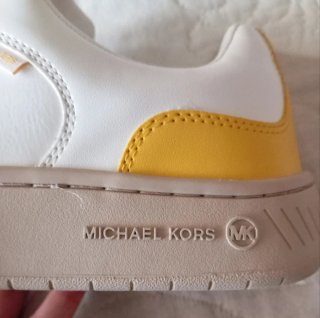 Zapatillas Michael Kors Blancas y Amarillas