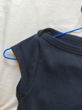 Camiseta Zara cuello bote manga corta