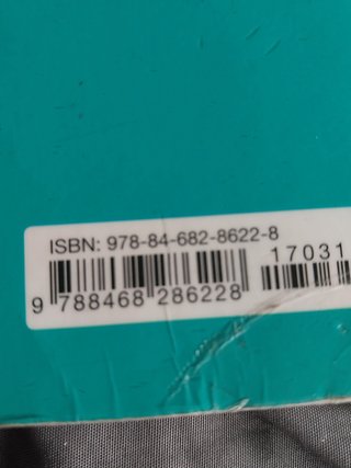 Libros 1 bachillerato, y uno de latín 4 de la ESO,