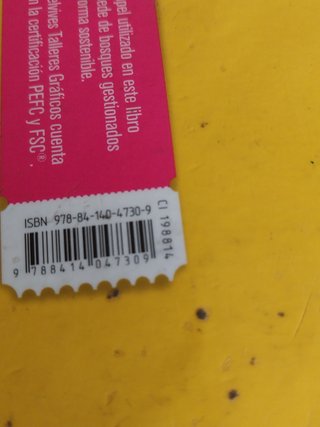 Libros 1 bachillerato, y uno de latín 4 de la ESO,