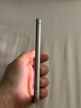 iPhone XR 64GB Bianco con schermo nuovo – 150€