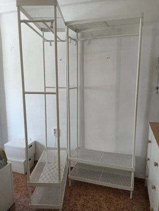 Cajonera blanca y 2 burros para zapato y ropa