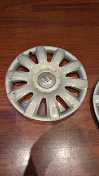 Tapacubos Seat León 2 15